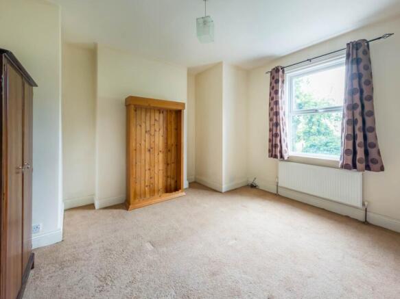 5 bed Semi-Detached for sale Image 12