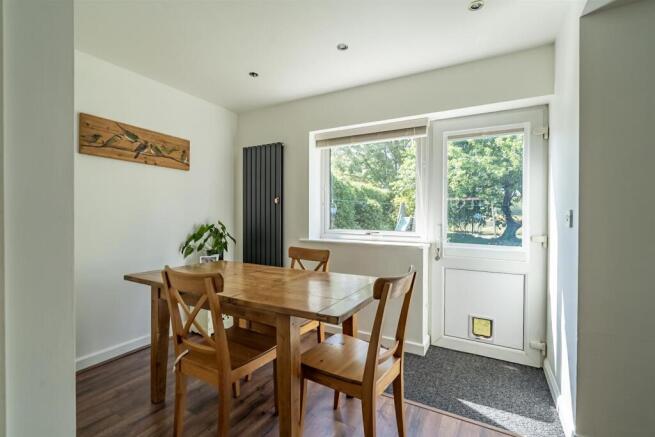 5 bed Semi-Detached for sale Image 10