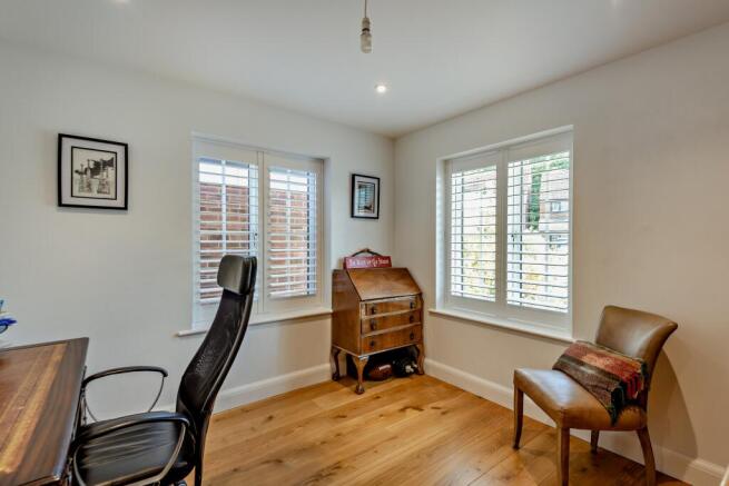 Beechwood Close, Ascot, Berkshire photo 4