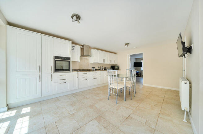 Scarletts Close Uckfield photo 4
