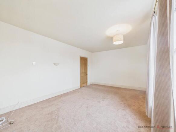 2 bed Semi-Detached for sale Image 12