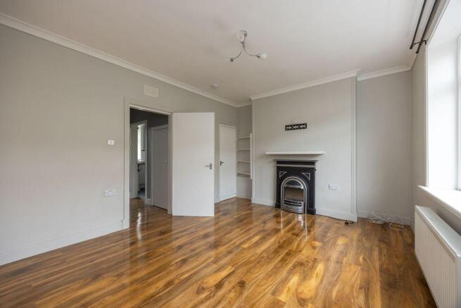 4/2 Moat Drive, Edinburgh, EH14 1NR photo 4