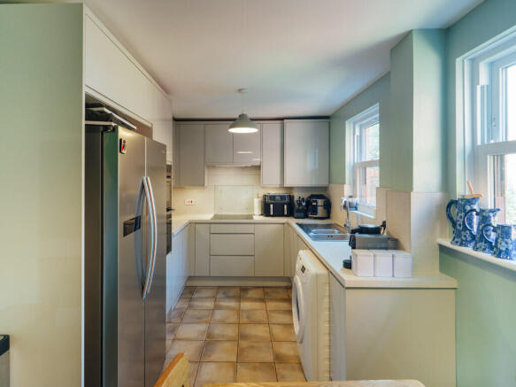 Kitchen/ Dining Room