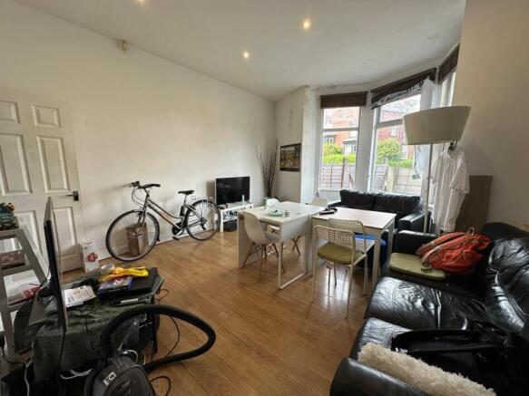 5 bed End of Terrace to rent Image 8