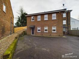 Flat 3, Faraday House, Buckland Road, Buckland HP22 5LL
