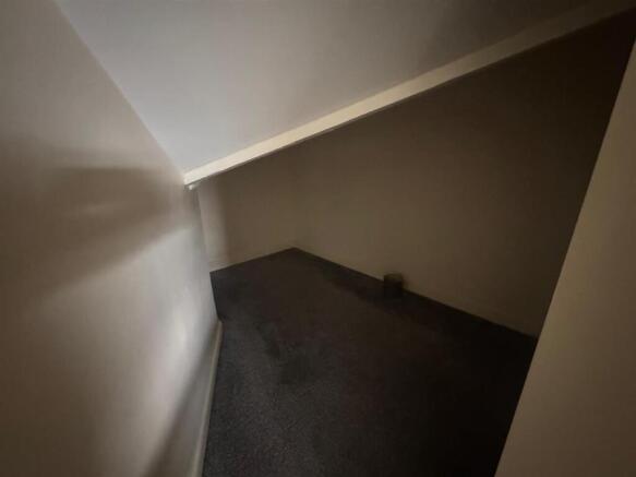 2 bed Apartment to rent Image 6