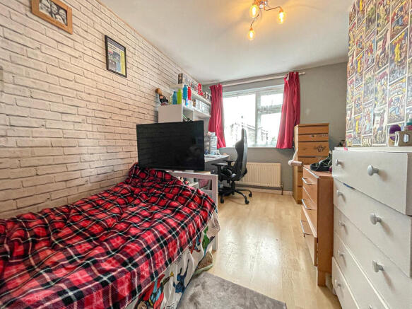14 Withies Close - Bed 2