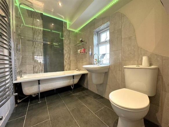First Floor Bathroom 166