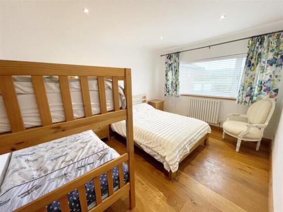 2 bed Apartment for sale Image 12