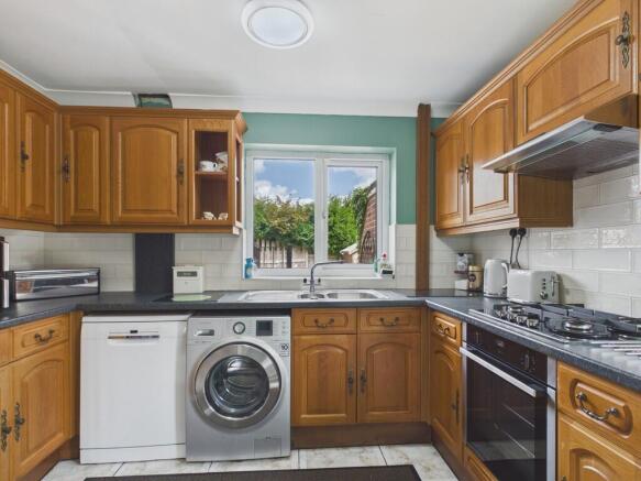 3 bed Semi-Detached for sale Image 2