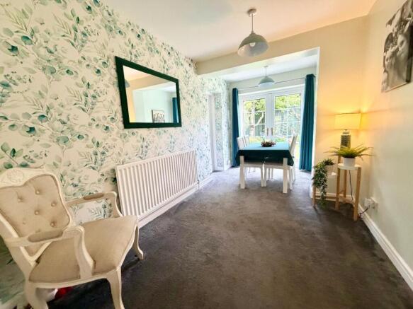 4 bed Detached for sale Image 5