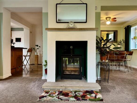 4 bed Detached for sale Image 12