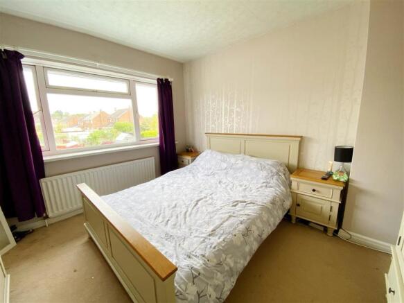 Bedroom 1.jpg