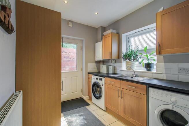 4 bed Detached for sale Image 6