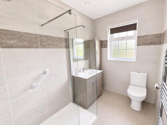 3 bed Semi-Detached for sale Image 10