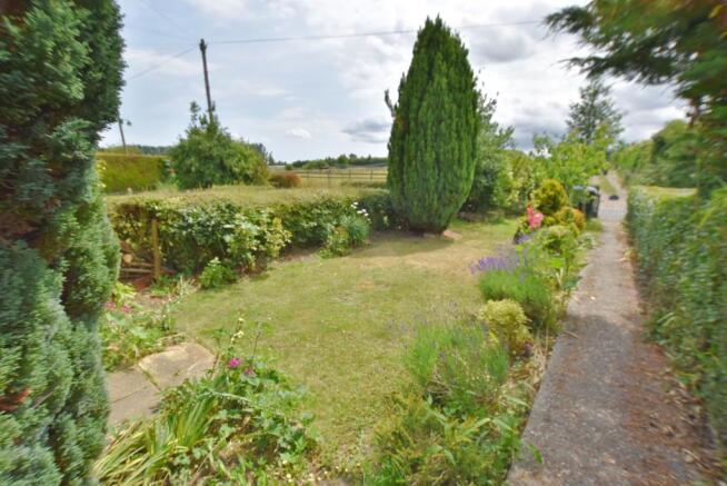 FRONT GARDEN