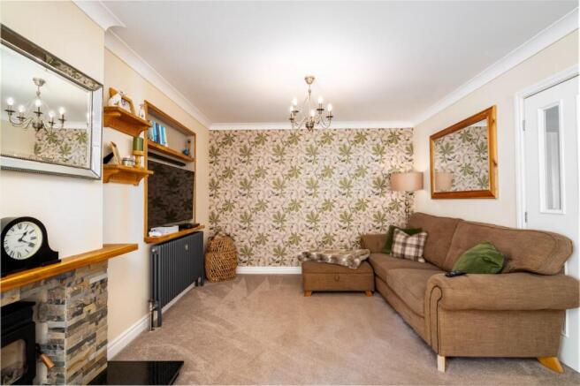 5 bed Detached for sale Image 6