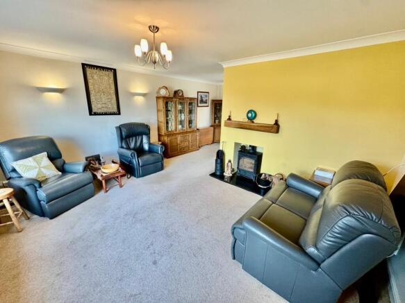The Paddock, Raunds, Wellingborough, NN9 photo 4