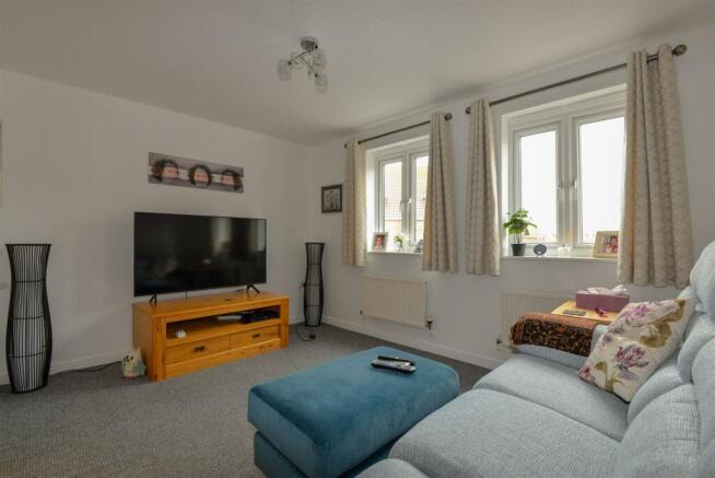 Living Room 3.jpg