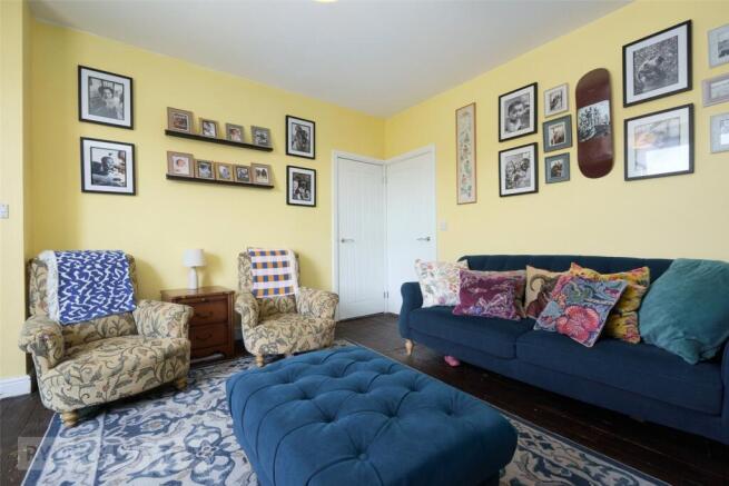 3 bed Semi-Detached for sale Image 4