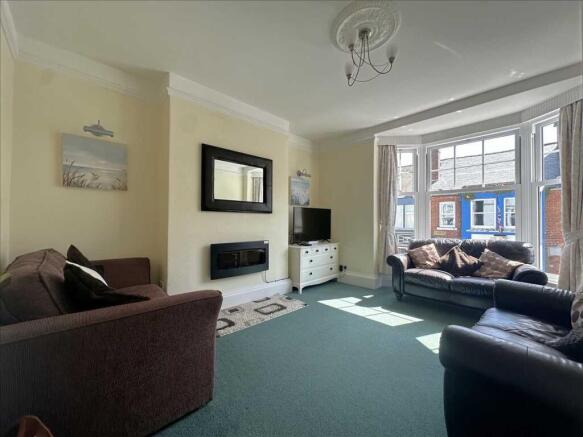 2 bed Flat for sale Image 4