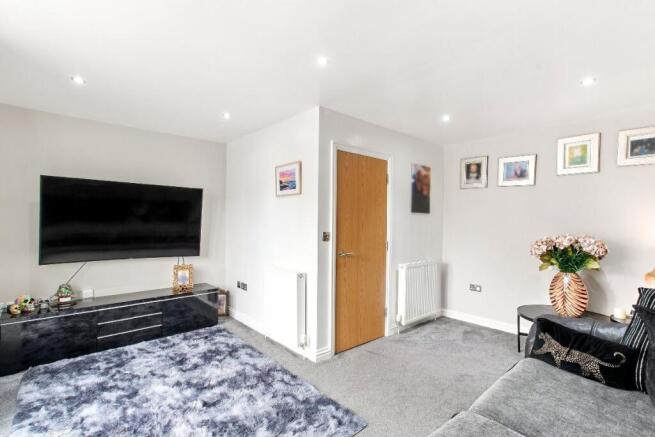 4 bed Town House for sale Image 9