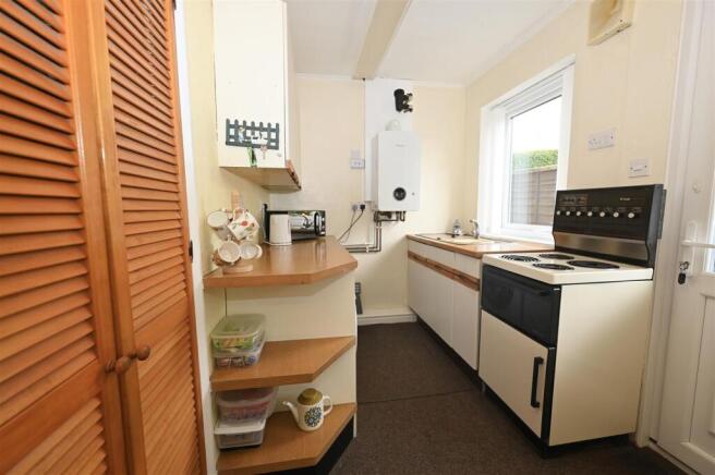2 bed Semi-Detached for sale Image 11