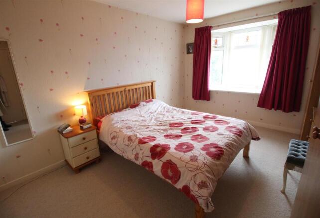 Filey Rd, bed 1.JPG