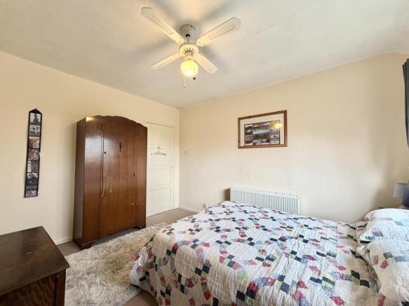 3 bed Semi-Detached for sale Image 12