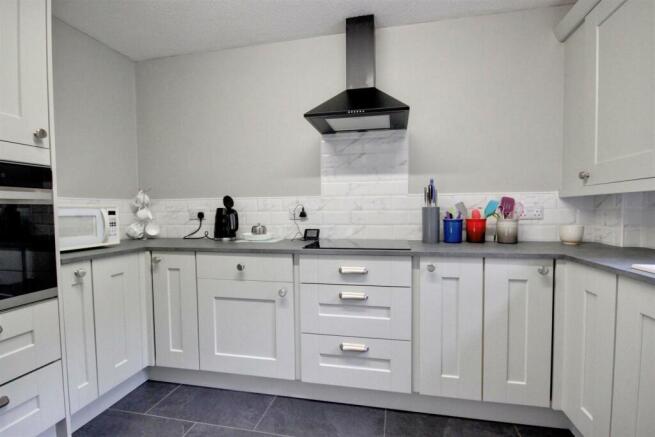 2 bed Apartment for sale Image 10