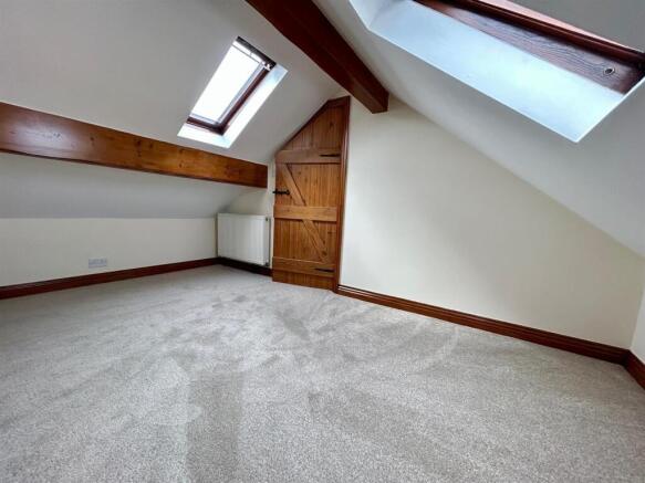 3 bed Semi-Detached for sale Image 11