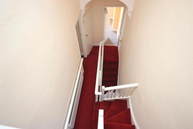 FIRST FLOOR LANDING