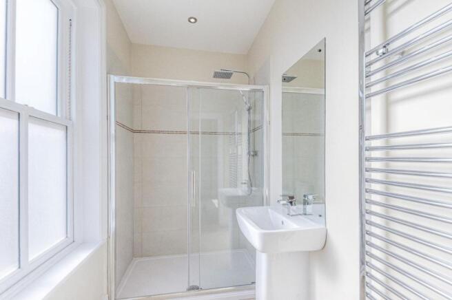 En suite to Bedroom 2.jpg