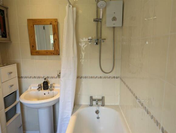 Bathroom new.jpg