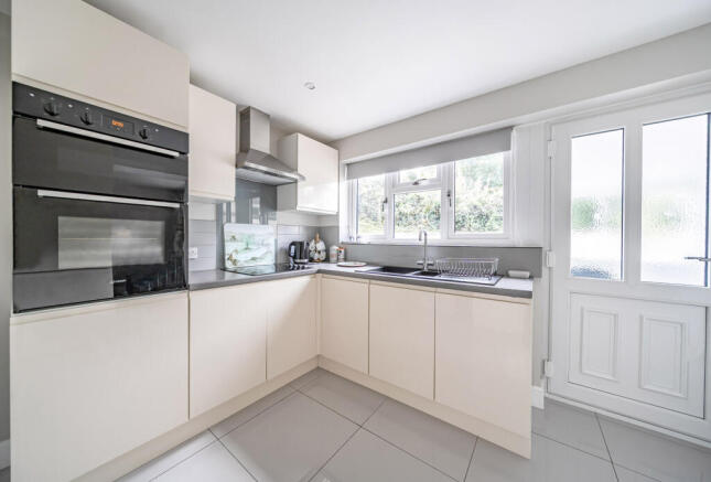 1346029-20-68b9b6...