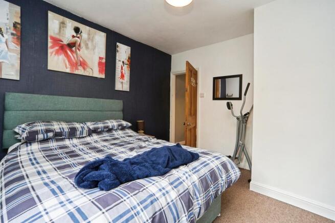 3 bed Terraced for sale Image 10
