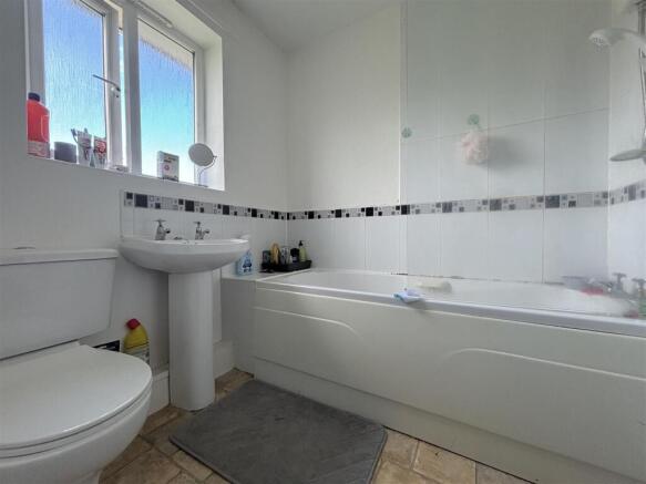 3 bed Terraced for sale Image 5