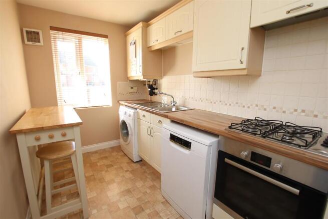 Kitchen 2.JPG