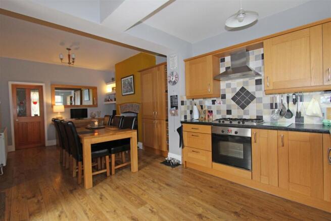 Kitchen.....jpg