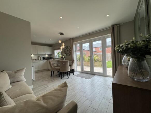 Osprey Drive, Branston, Burton-on-Trent, DE14 photo 4