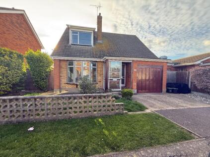 b Norton Avenue, Canvey Island