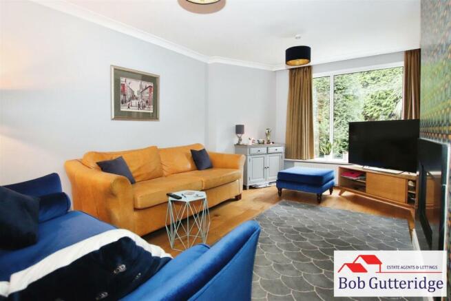 EXTENDED SITTING ROOM