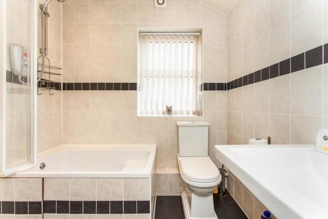 Jack n Jill en-suite