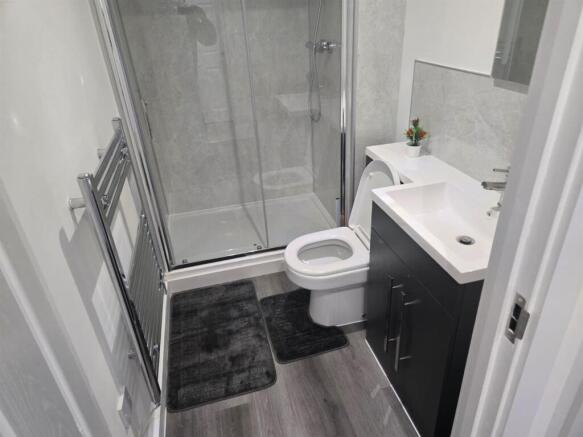 1 bed Apartment to rent Image 6