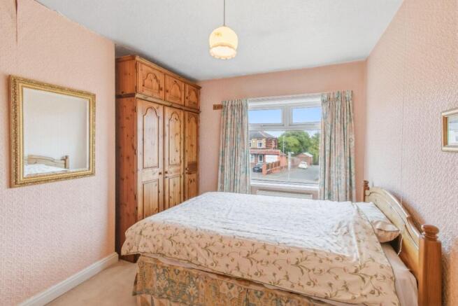 3 bed Terraced for sale Image 9