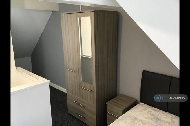 1 bed House Share to rent Image 11
