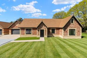 2, The Courtyard, Framfield TN22 5QU