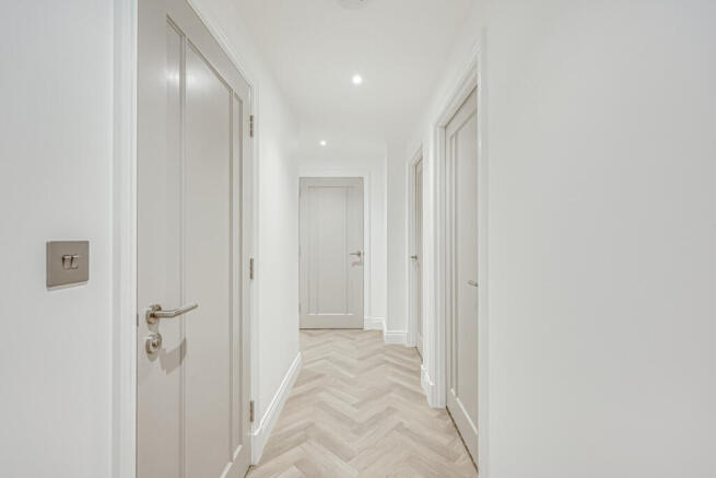 2 bed Apartment for sale Image 9