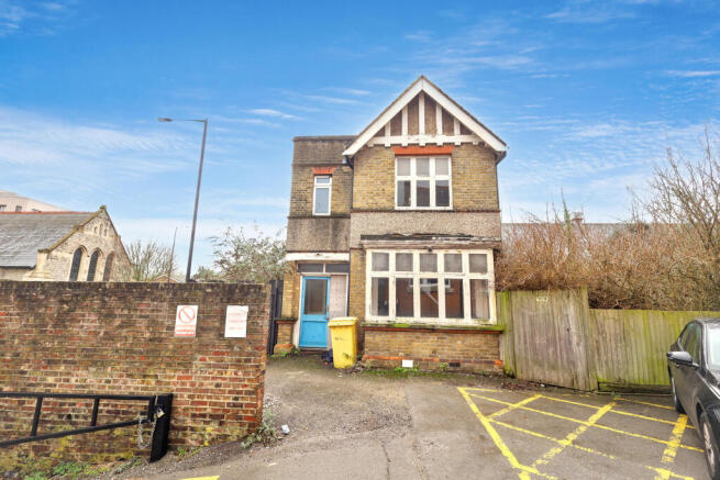 2a Windmill Hill, Enfield EN2 6SA
