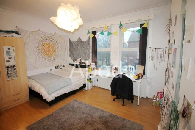 5 bed House to rent Image 7